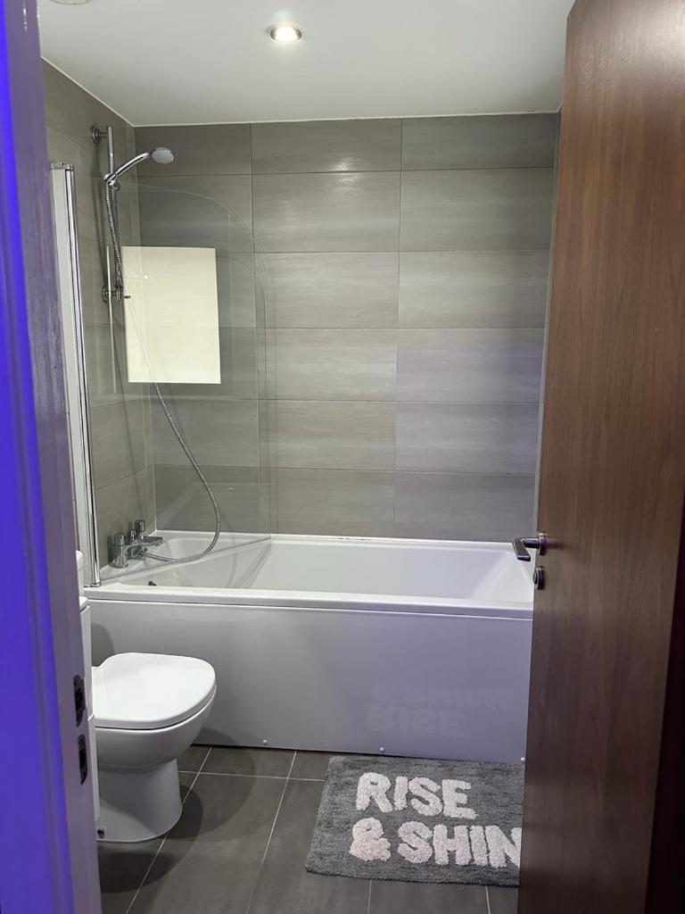 Luxury 9Ine Beautiful Bull Ring Apartment Free Parking Birmingham Exterior photo